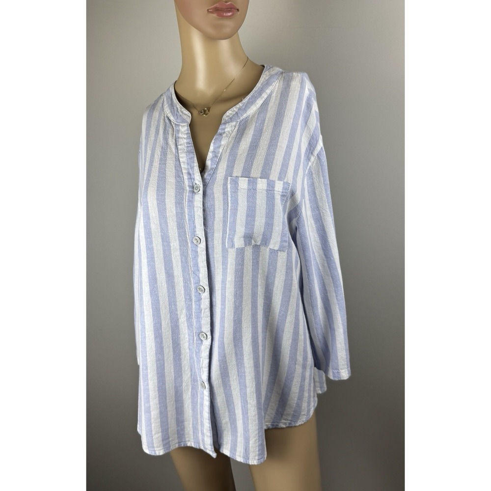 Cupio  Women's Medium Blue Striped V Neck Button Up Front Pocket Linen Blend Top